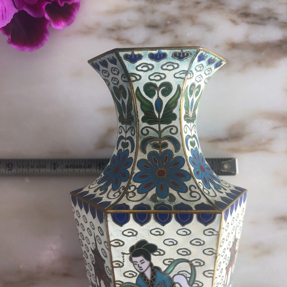 SOLD Vintage | Small Enamel Cloisonne Vase - Picture 10 of 11